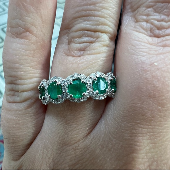 14k White Gold Diamond & Emerald Band Ring - Picture 6 of 10